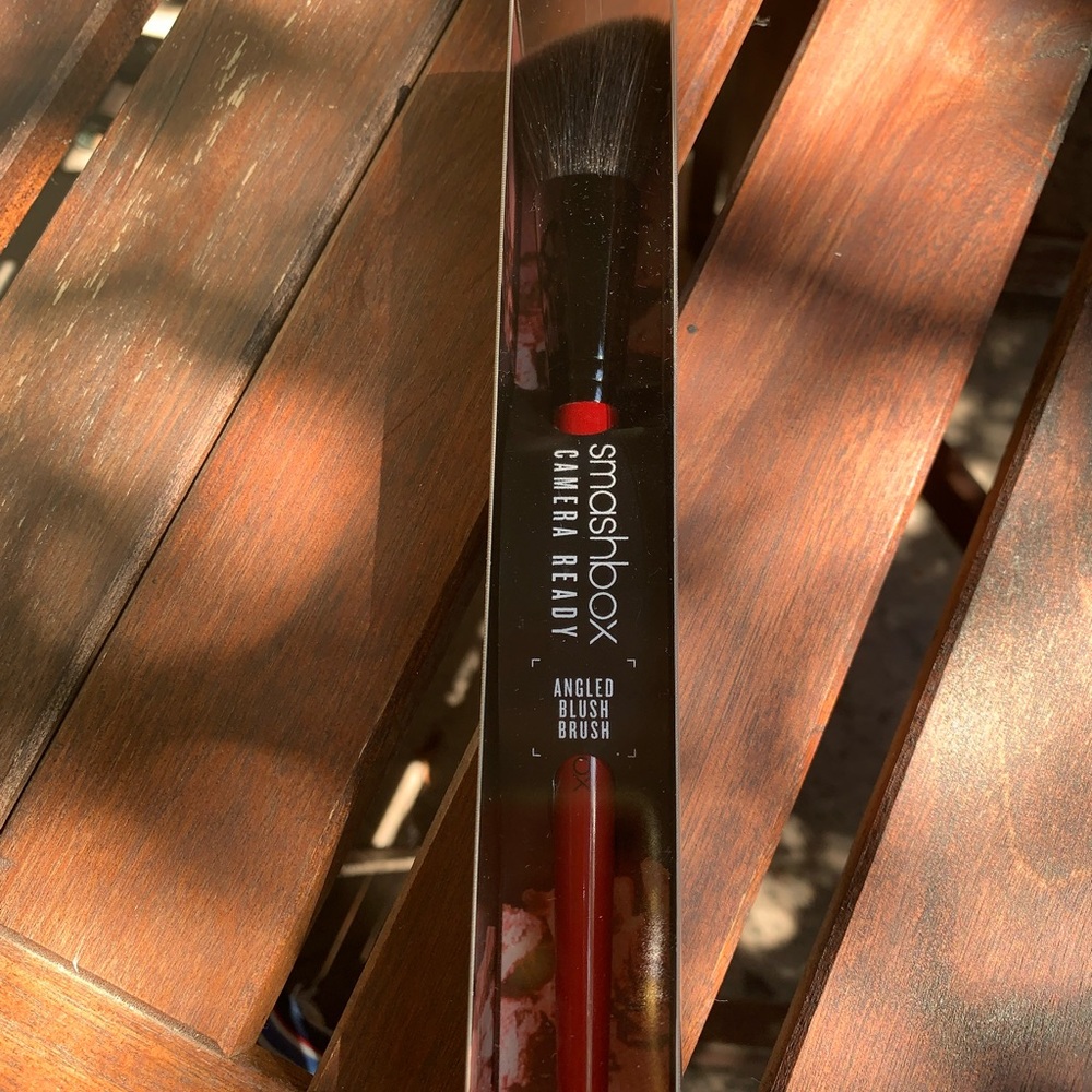 Brand new Smashbox Angled Blush Brush